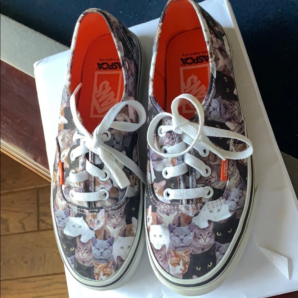 KITTY KAT CAT Vans shoes 😻😸